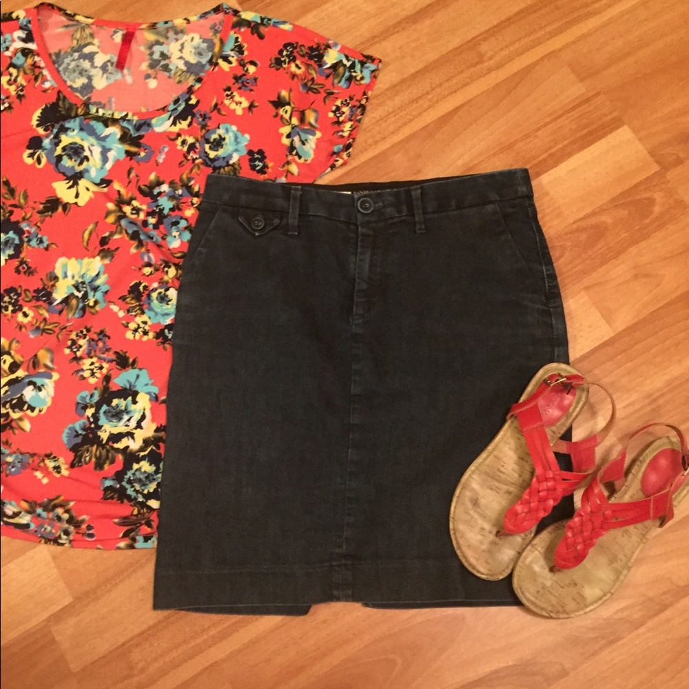 Banana Republic denim skirt